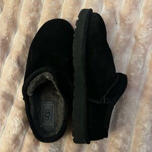 UGG womens Black Slip-On Loafers